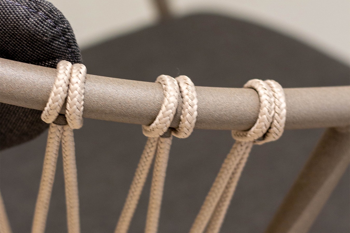 Designstuhl Baga mit zweiteiger Polsterung  braun