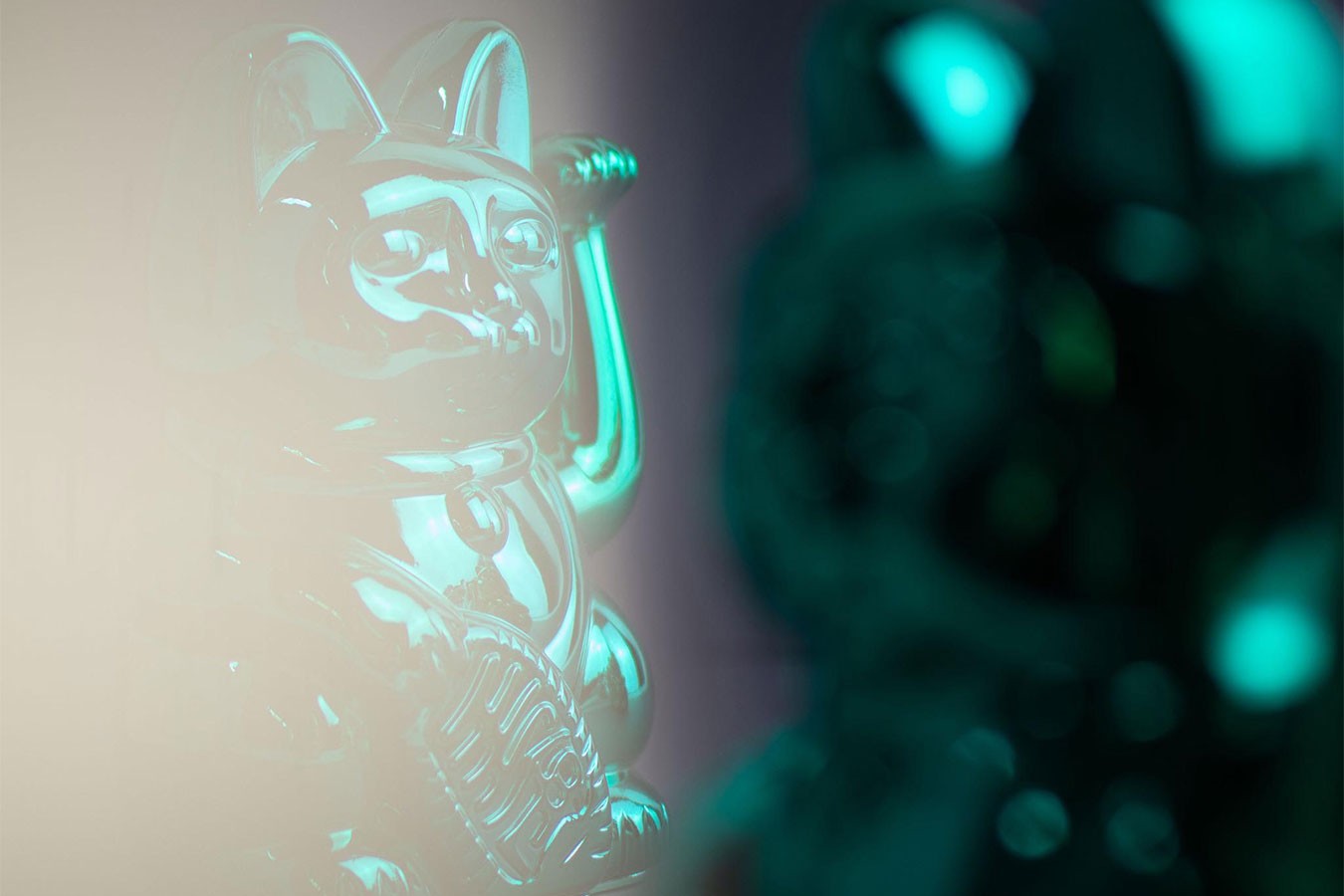 Winkekatze Lucky Cat Cosmic shiny grün