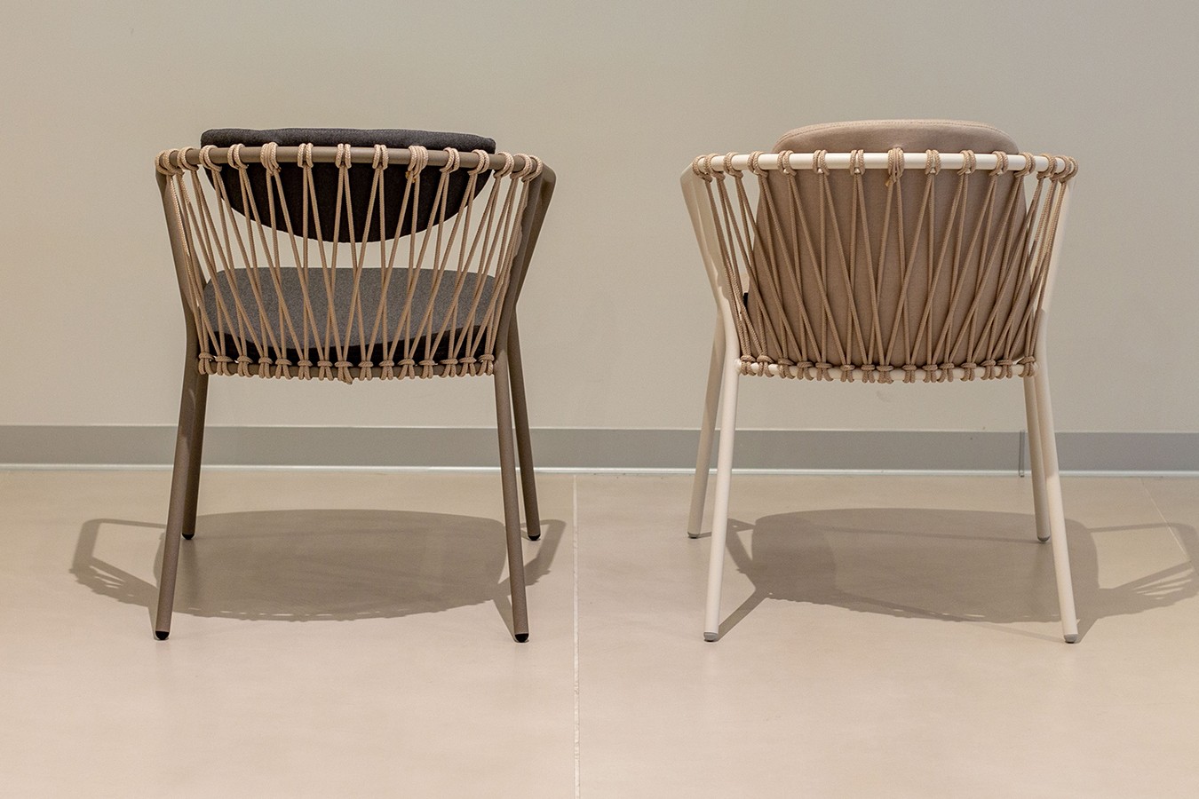Designstuhl Baga mit zweiteiger Polsterung  braun