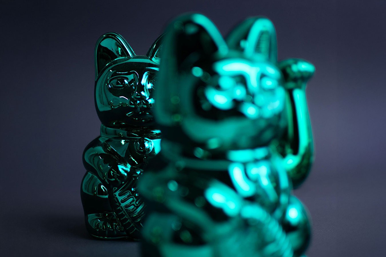 Winkekatze Lucky Cat Cosmic shiny grün
