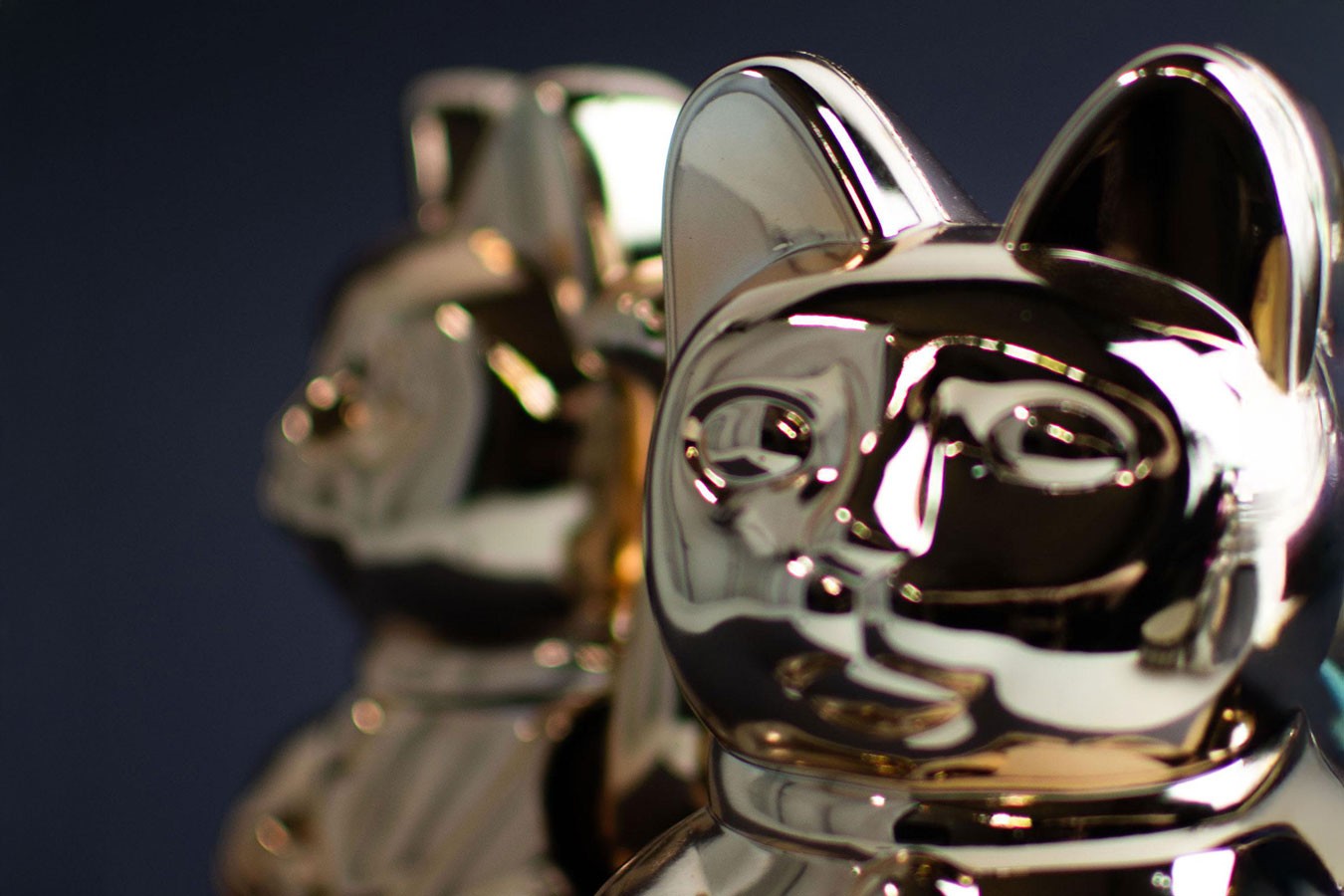 Winkekatze Lucky Cat Cosmic shiny platin