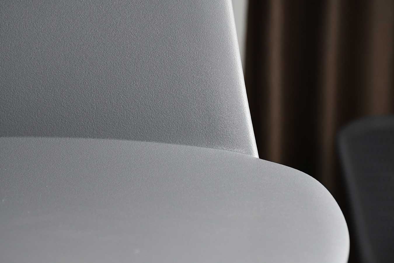 italienischer Designchair Blanchet mit Armlehne dunkelgrau