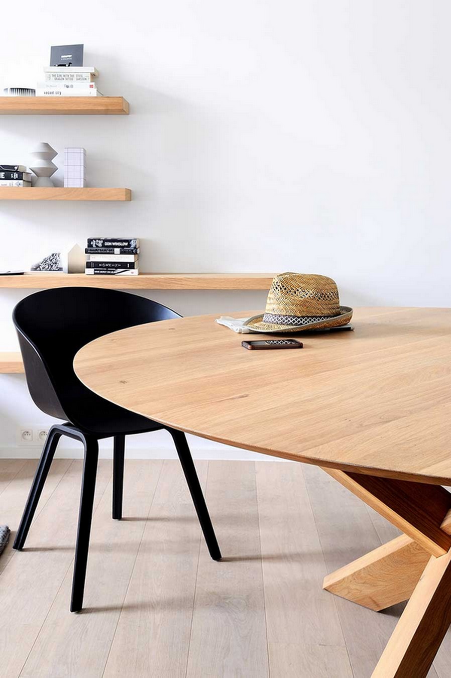Esstisch Circle Eiche natur D 163 cm