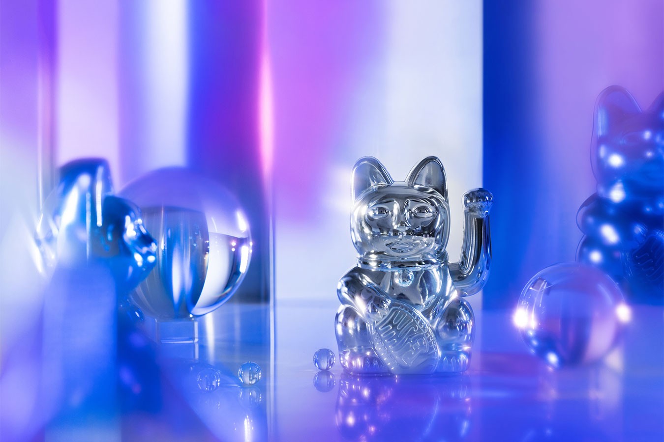 Winkekatze Lucky Cat Cosmic shiny blau