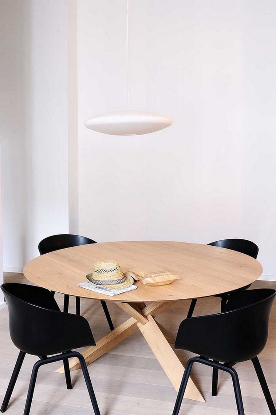 Esstisch Circle Eiche natur D 163 cm