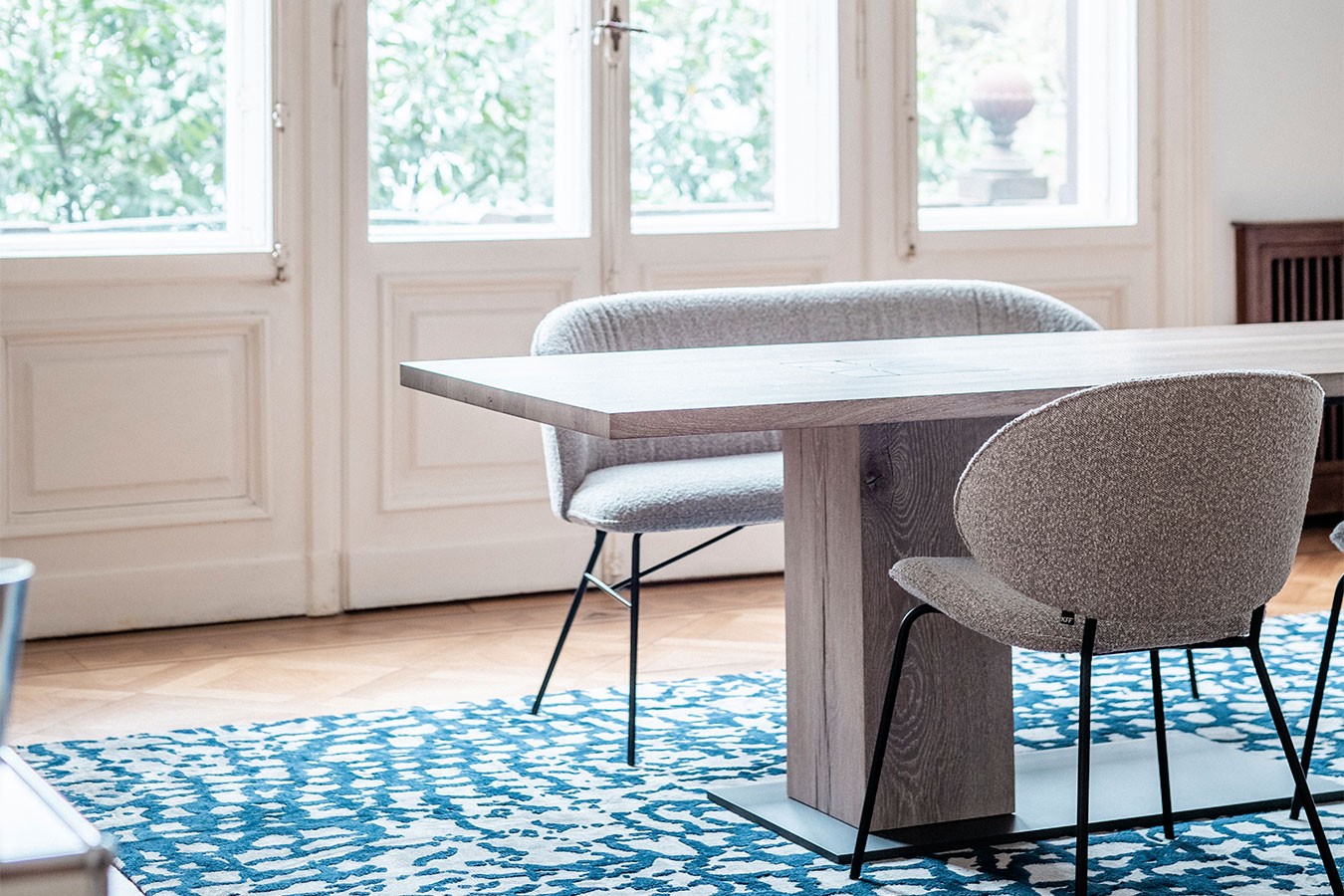 Bank Alvaro 4-Sitzer Bouclé grau