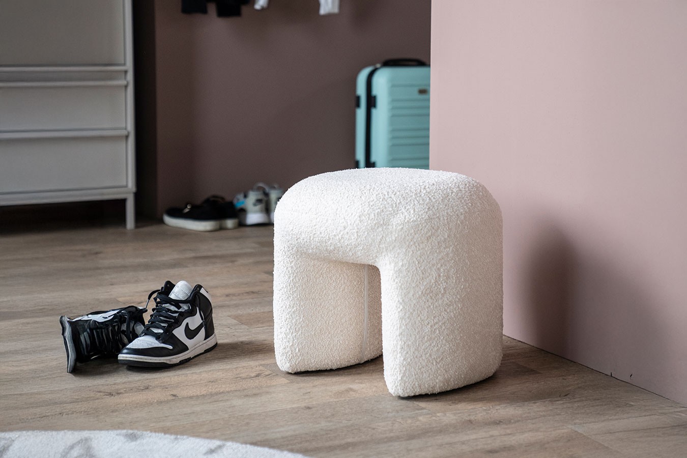 Hocker Loop Boucléstoff weiß