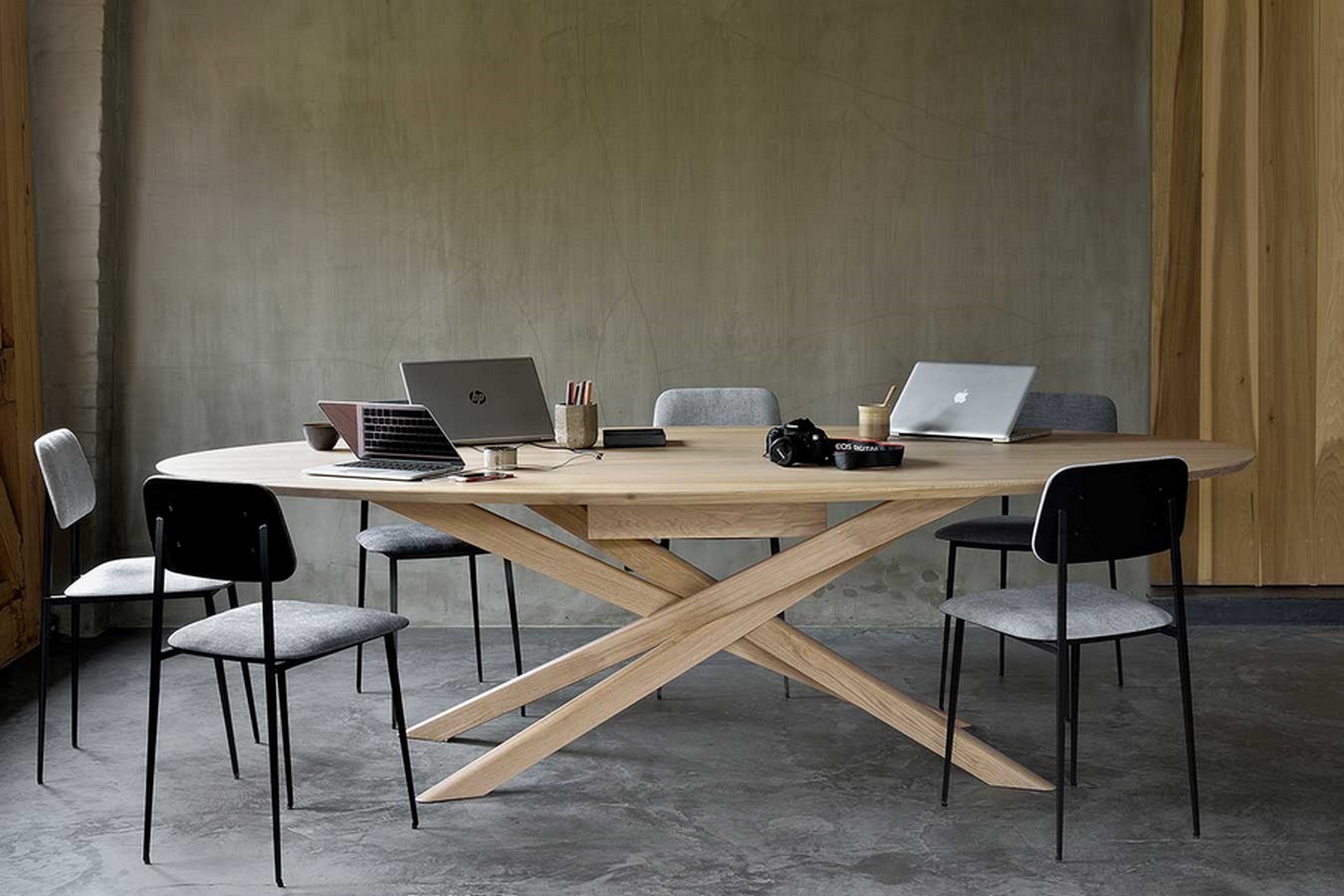 Konferenztisch Mikado Eiche oval 267 cm