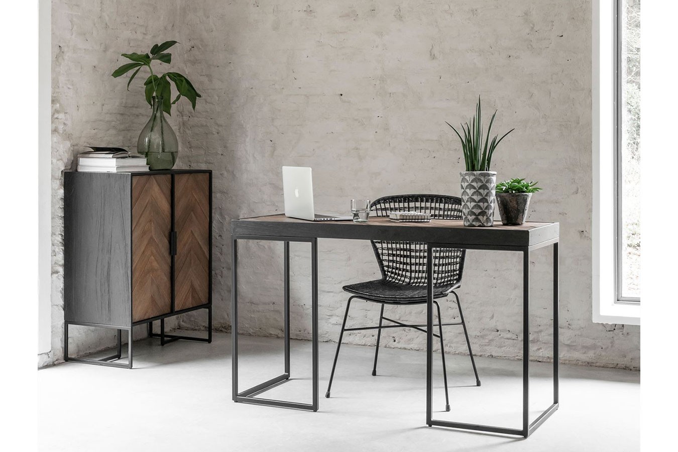 Schreibtisch Criss Cross Massivholz B 125 cm