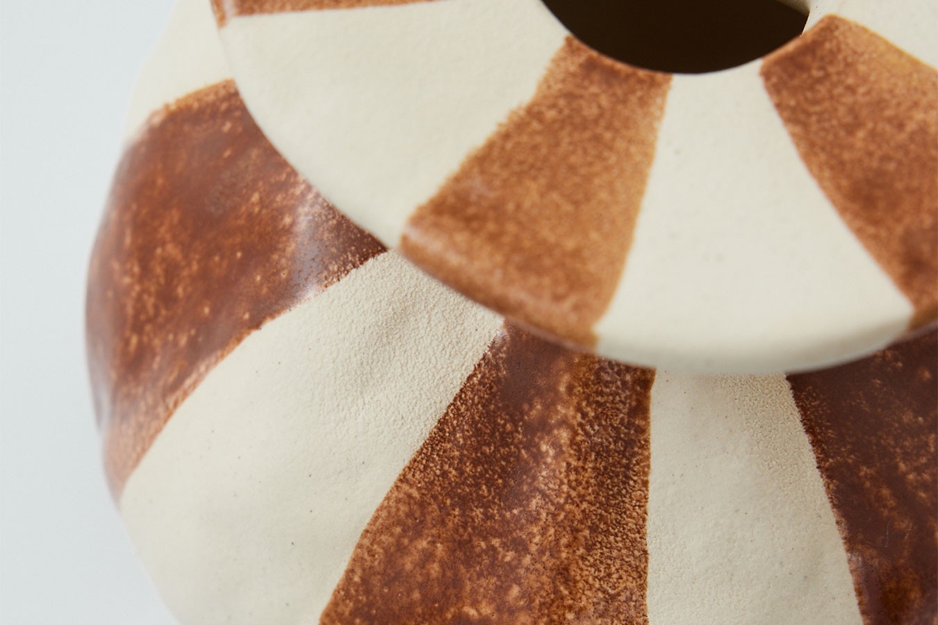 Dekovase Raja rotbraunweiss klein