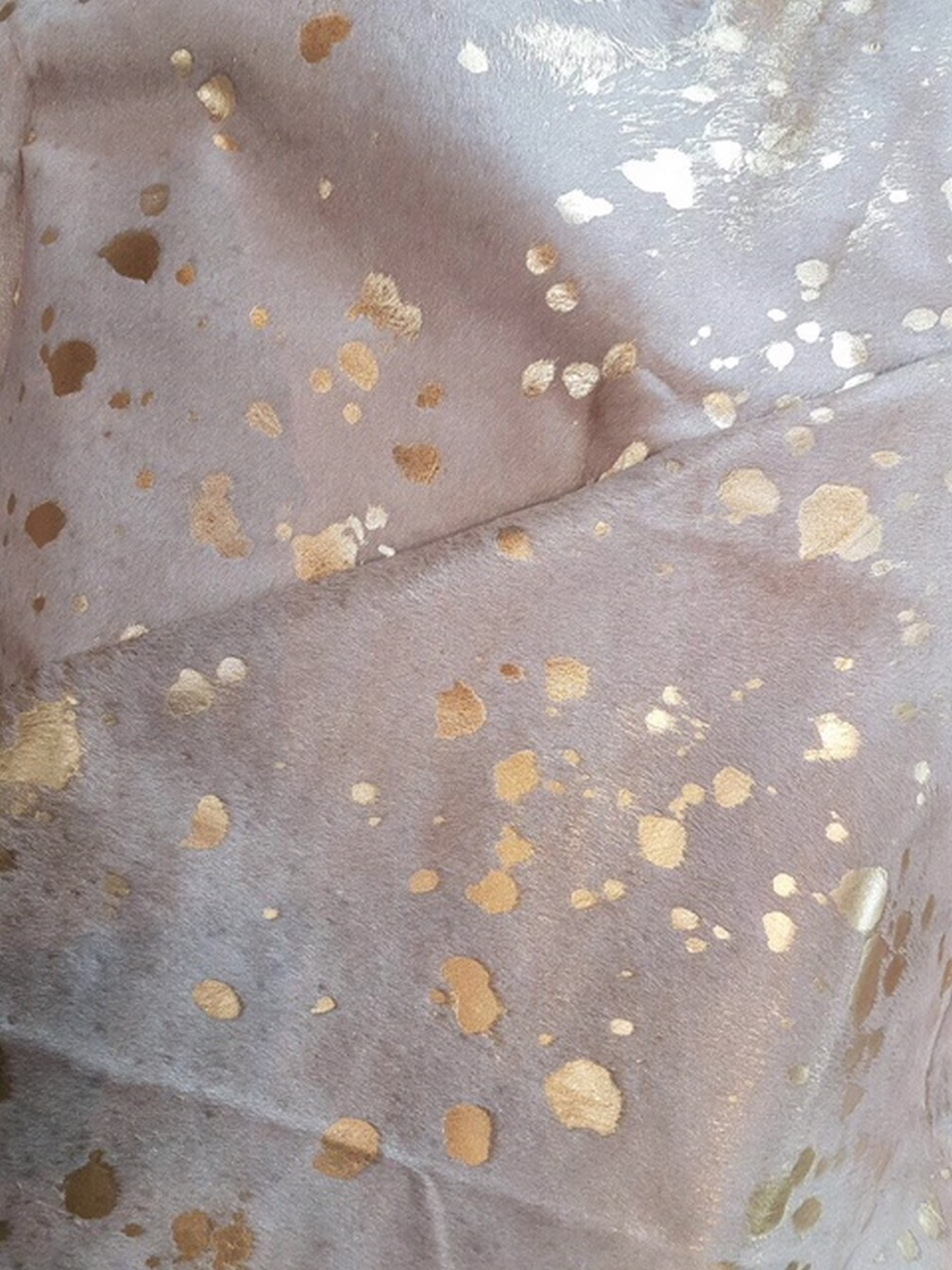 Kuhfell Metallic gold auf beige ca 3-5 qm