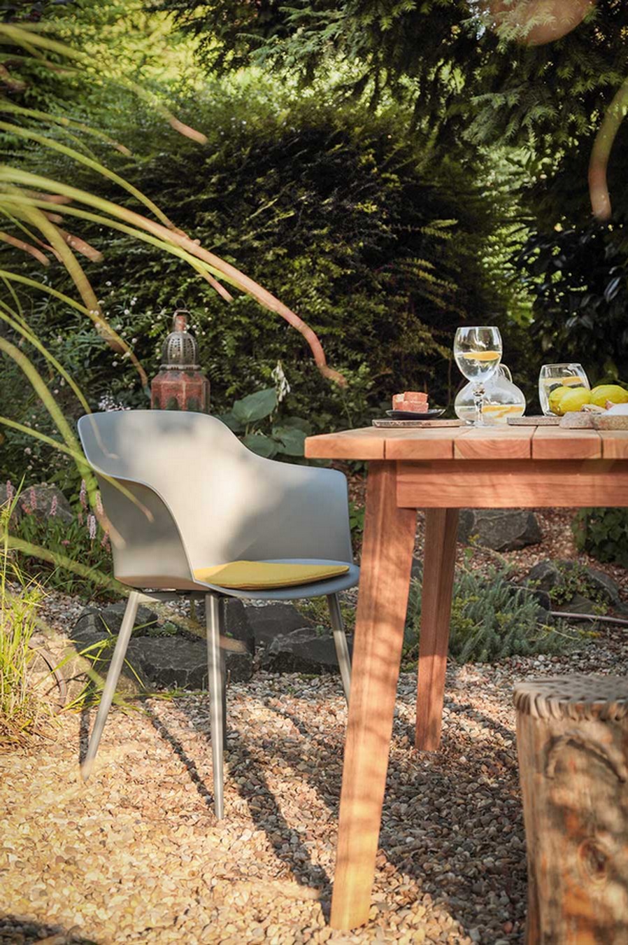 italienischer Designchair Blanchet mit Armlehne dunkelgrau