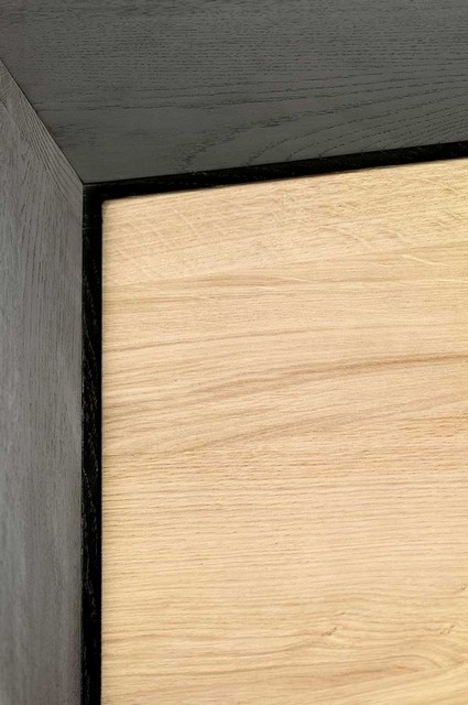 TV Board Blackbird Eiche massiv B 180 cm