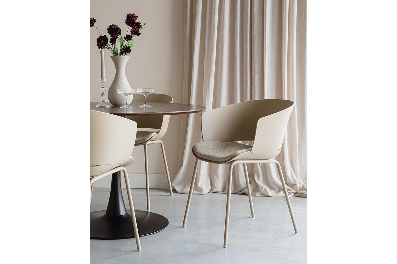 Designerstuhl Jessi Kunststoff beige