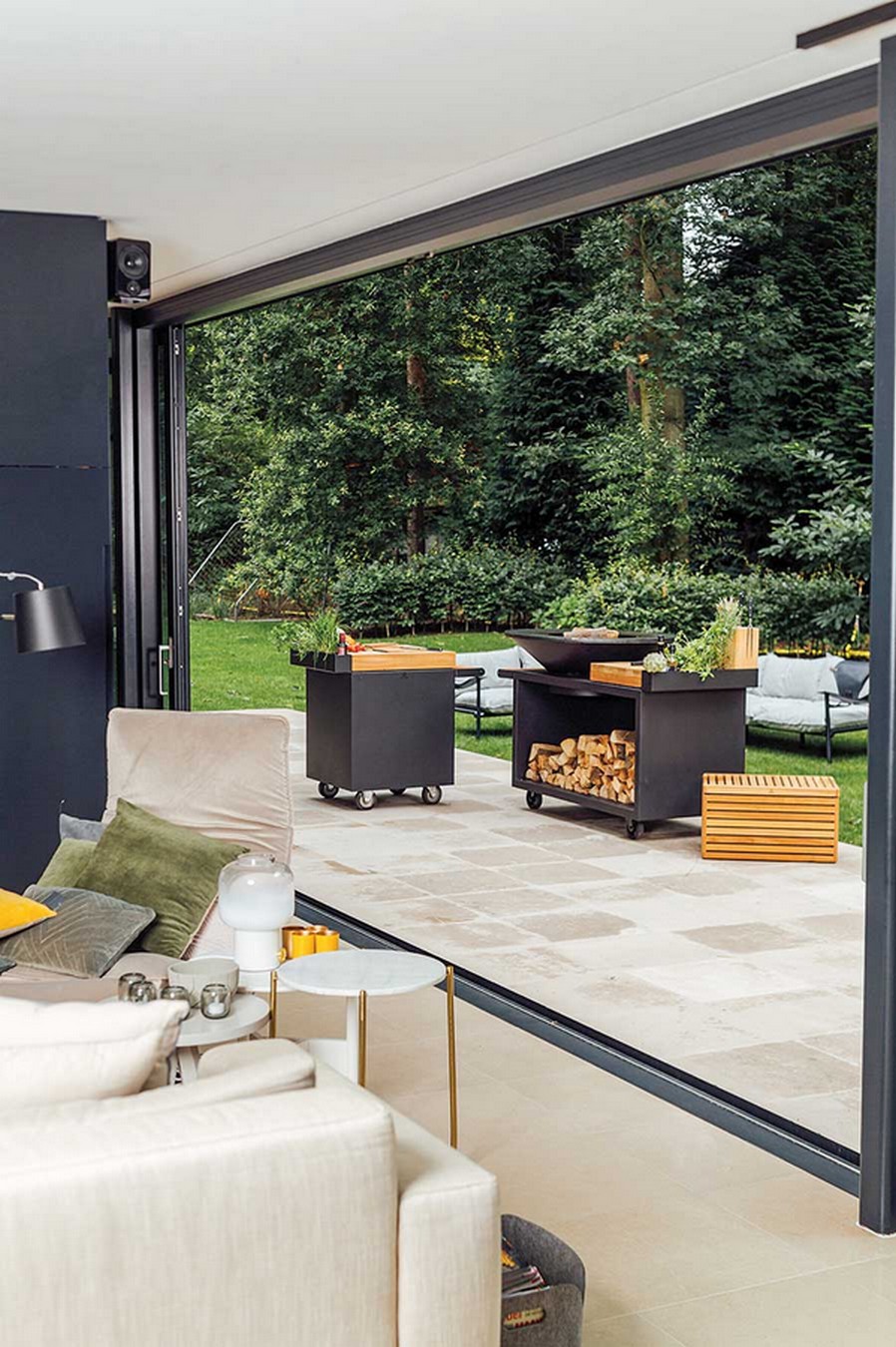 Ofyr Grill Island  Black 100 PRO Teakholz