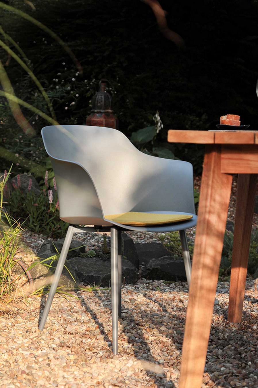 italienischer Designchair Blanchet mit Armlehne dunkelgrau