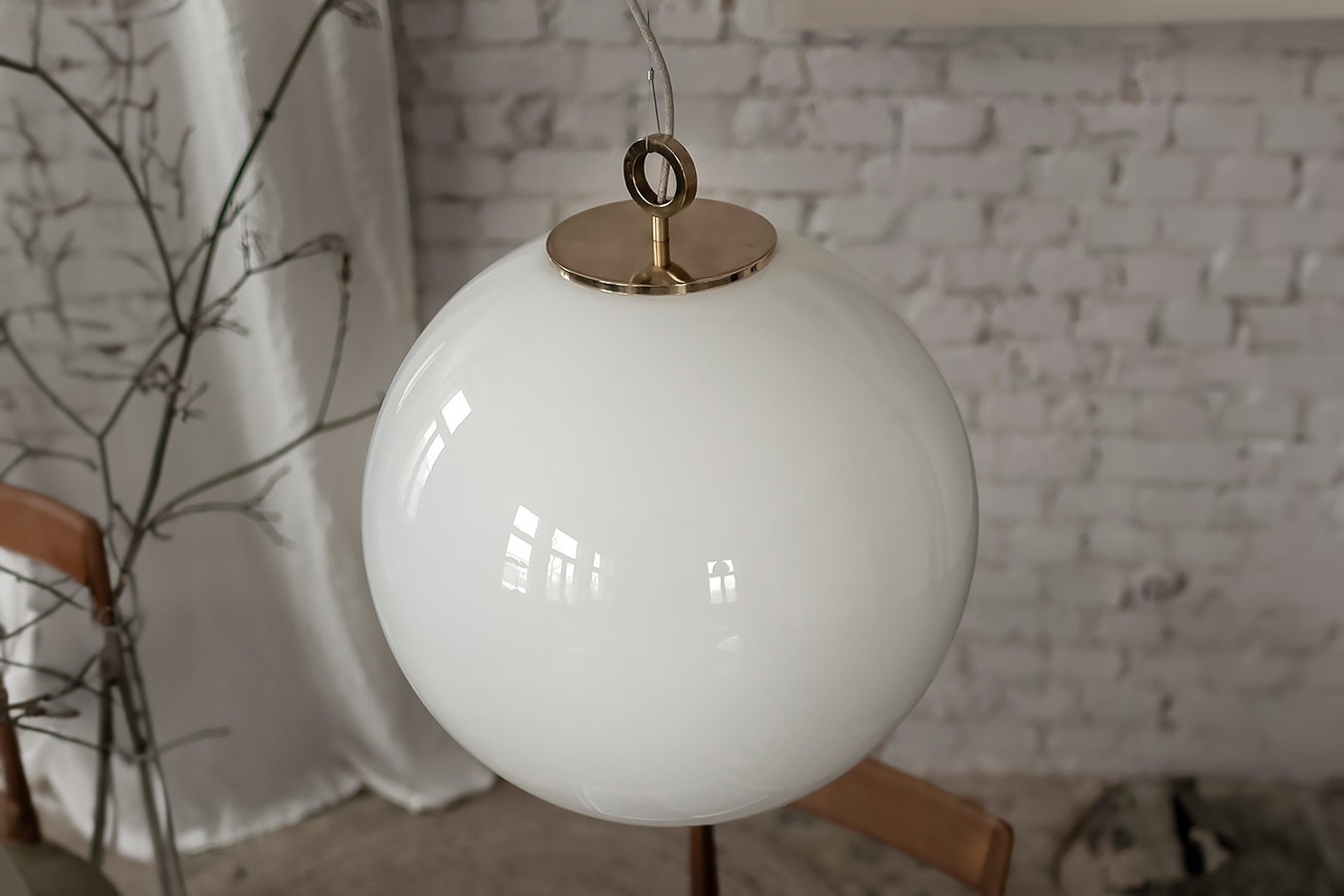 Hängelampe White Ball mit Ring 50 cm