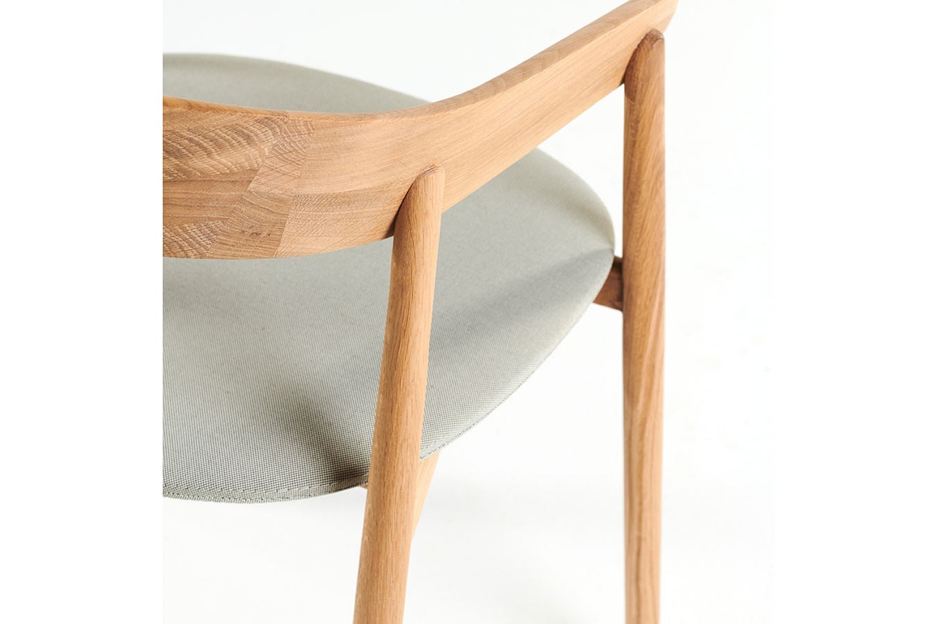 Designerstuhl Unaj mit Arm Eiche