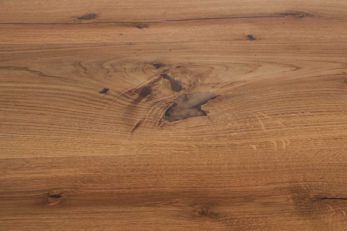 Tisch Ben schweizer Kante D 140 cm