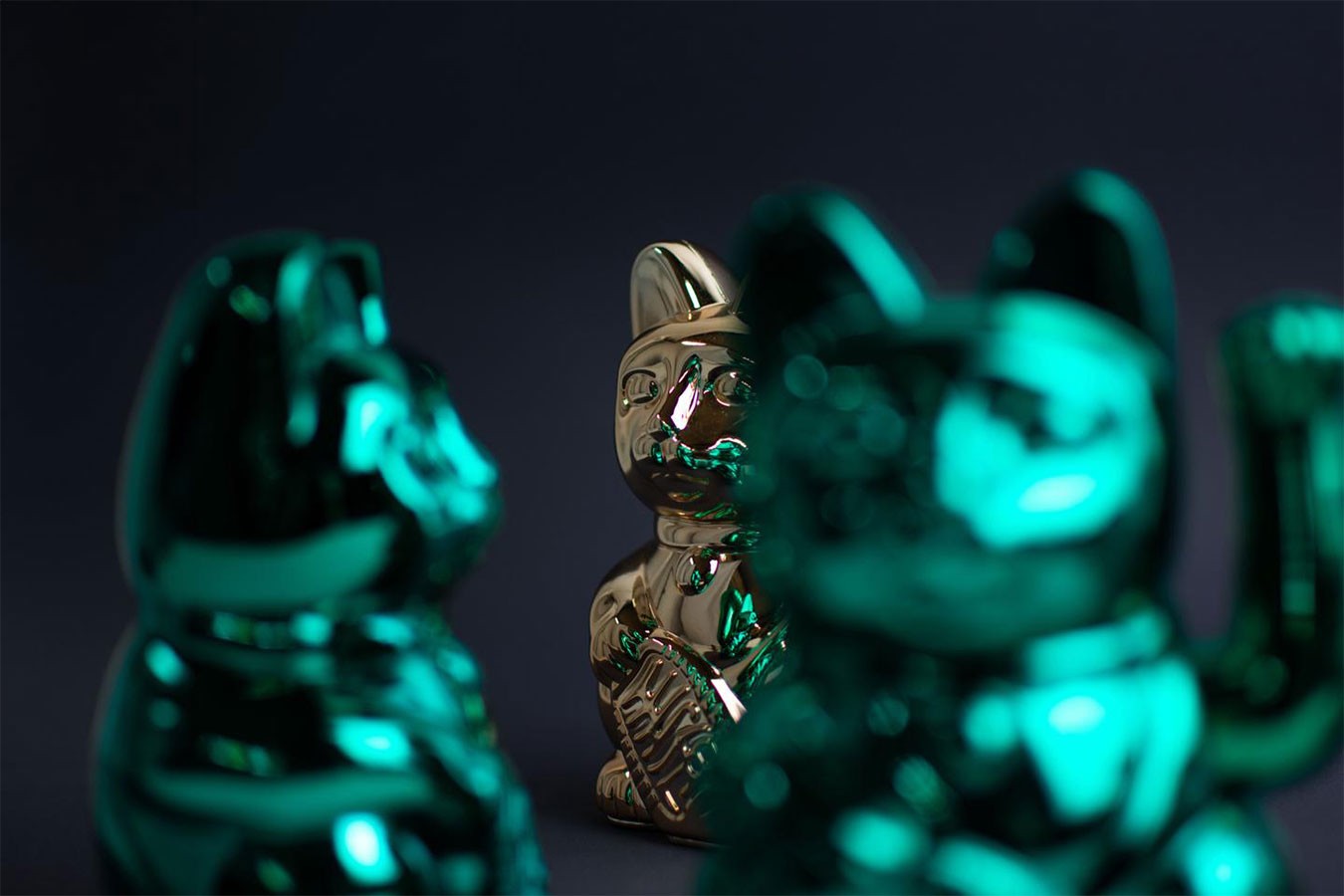 Winkekatze Lucky Cat Cosmic shiny platin