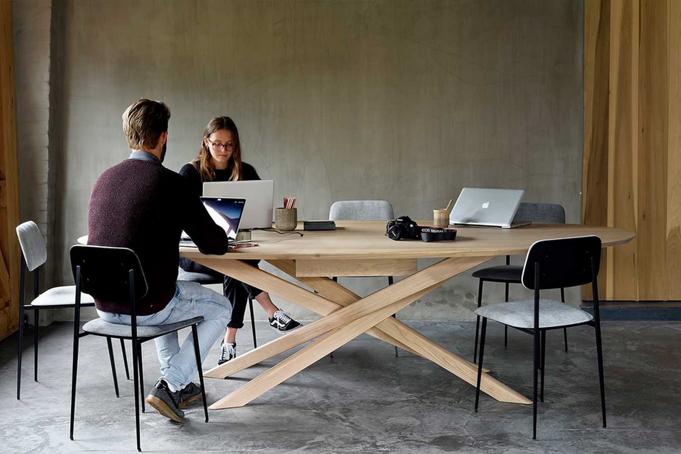 Konferenztisch Mikado Eiche oval 267 cm