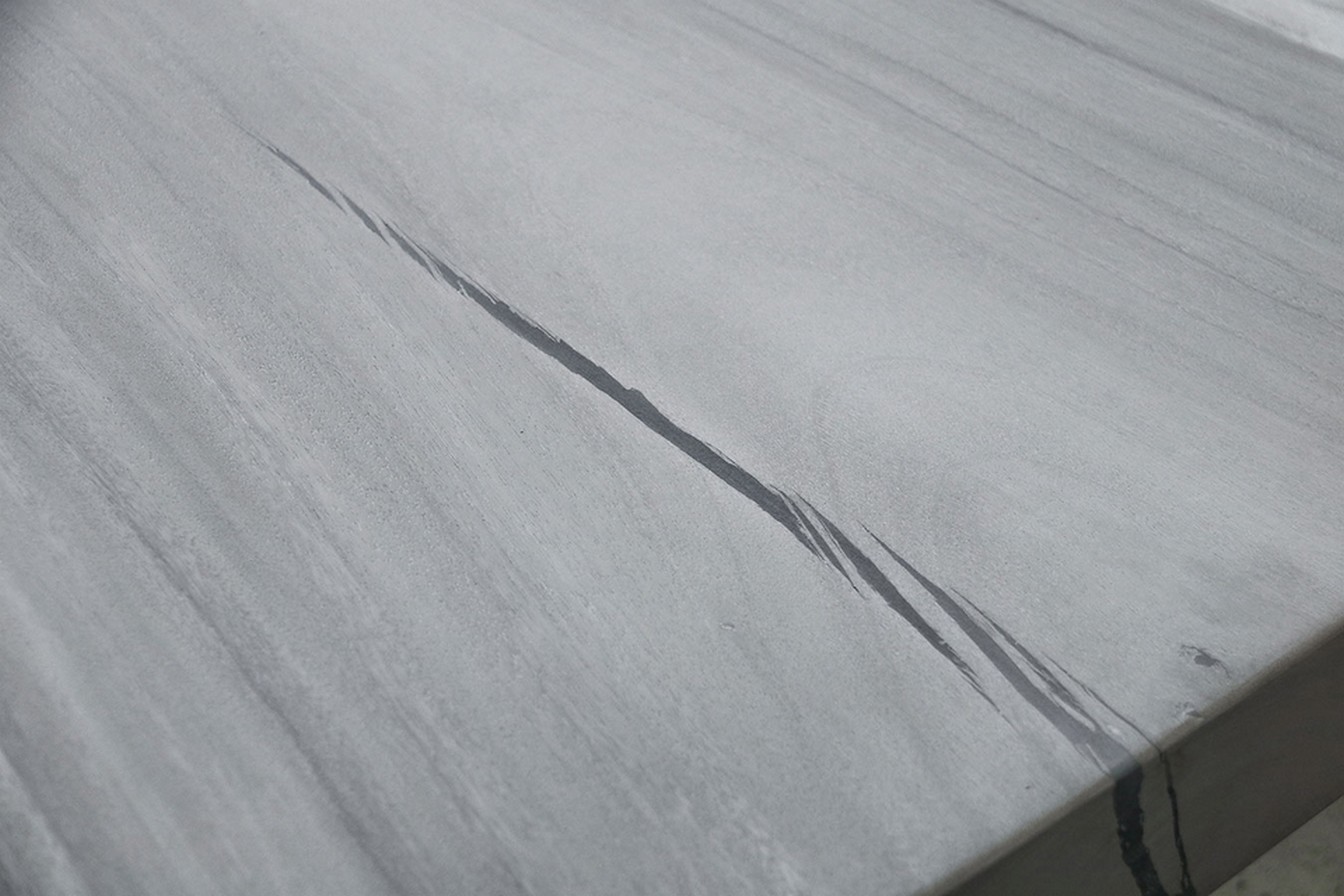 Designtisch Suarholz weiss pigmentiert 300*100 cm