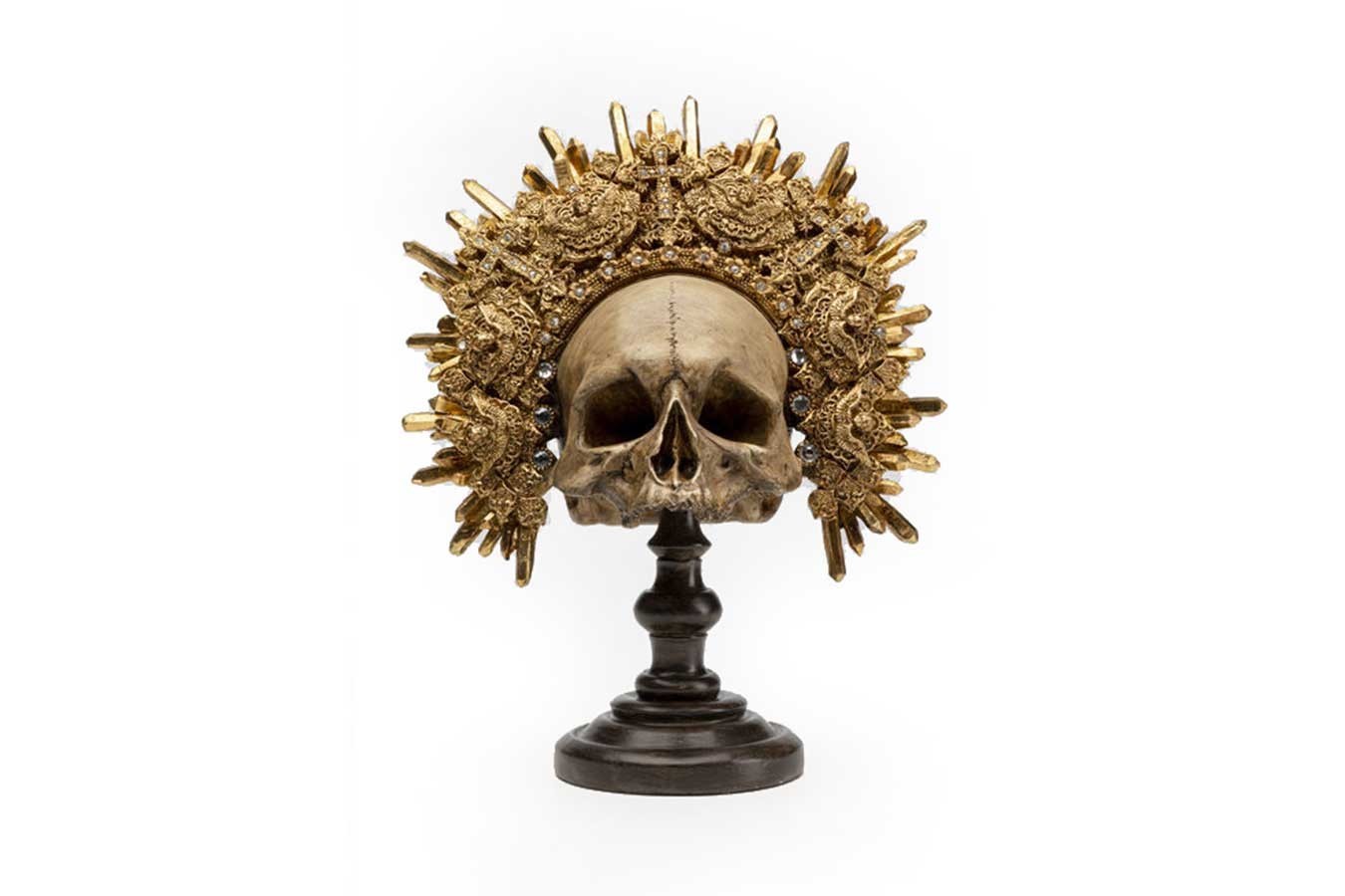 https://www.lagerhaus.de/media/image/3c/44/75/Dekoobjekt-Skull-King.jpg