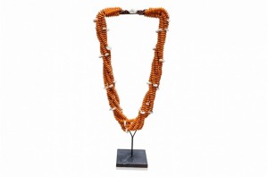 traditionelle Muschel-Halskette aus Indonesien
